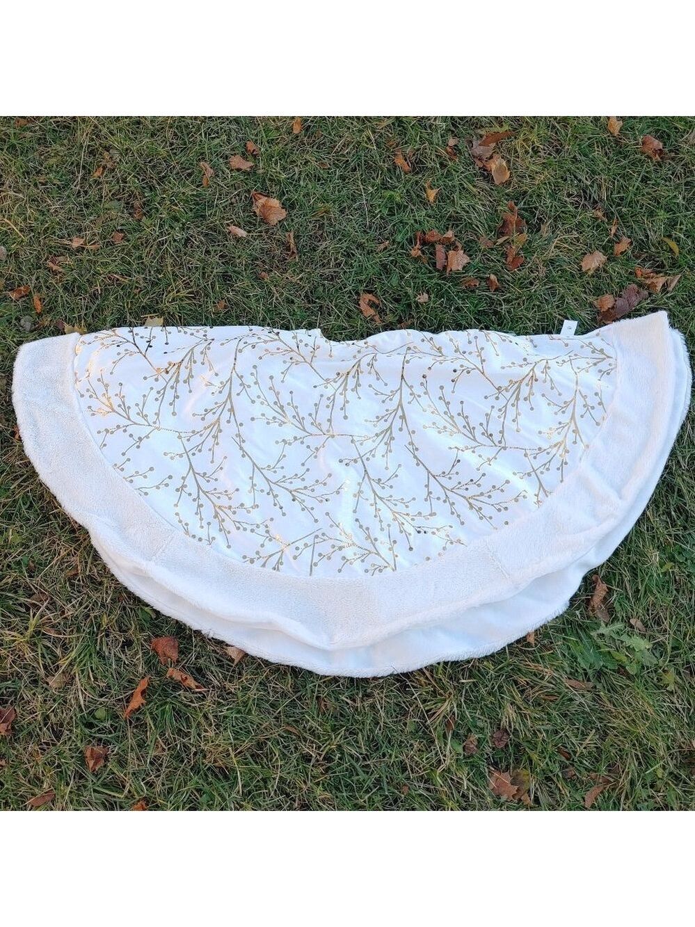 Canvas Faux Fur Tree Skirt Gold and White 48-in